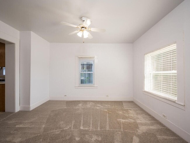 Building Photo - Cute, classic 3/2 home- westside Paso Robles