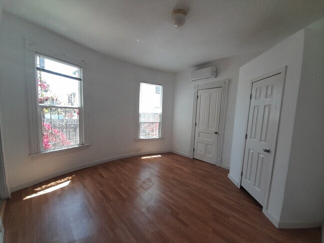Building Photo - 2644 Orchard Ave