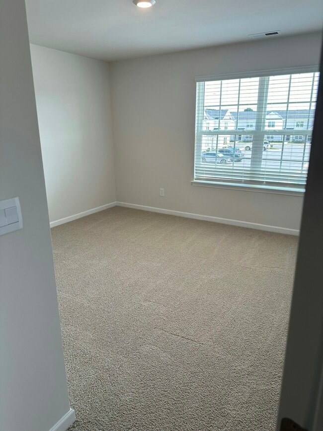 Building Photo - 4101 Laurel Rdg Dr