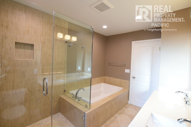 Building Photo - 3-Bedroom Retreat with Expansive Backyard ...