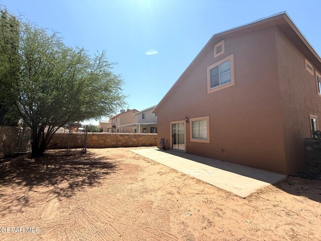 Building Photo - 14057 Tierra Delfin Dr