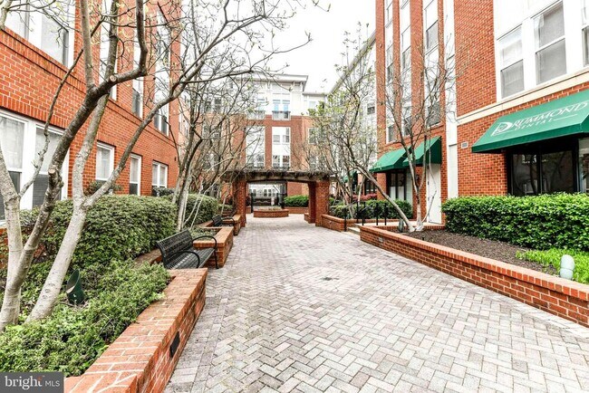 Building Photo - 2665 Prosperity Ave