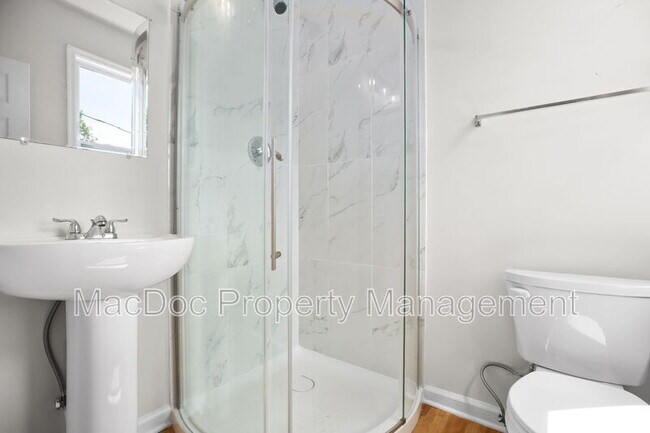 Building Photo - 1424 William St