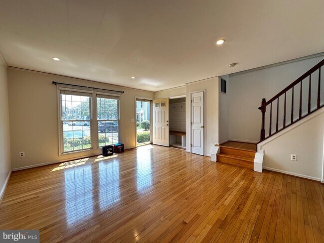 Building Photo - 9799 Mock Orange Ct