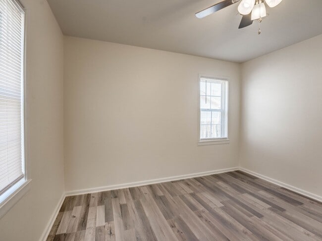 Building Photo - 2 Bedroom, 1 Bath Home in Shawnee!