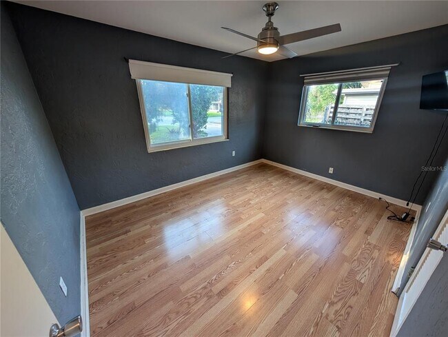 Building Photo - 140 N Briggs Ave