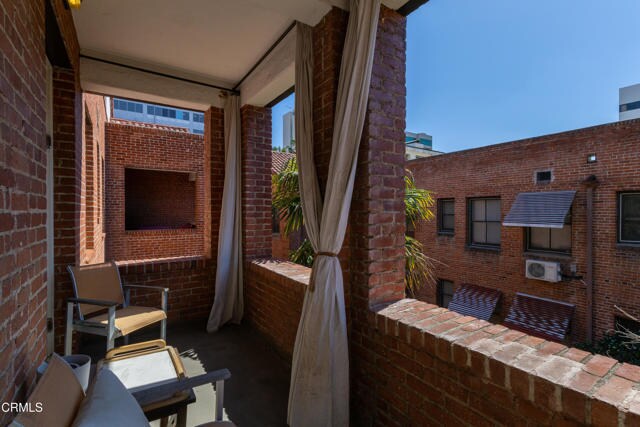 Building Photo - 139 S Los Robles Ave