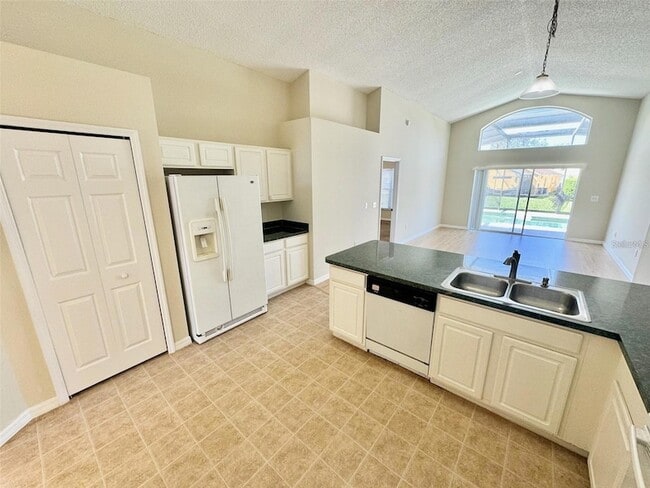 Building Photo - 1317 Casterton Cir