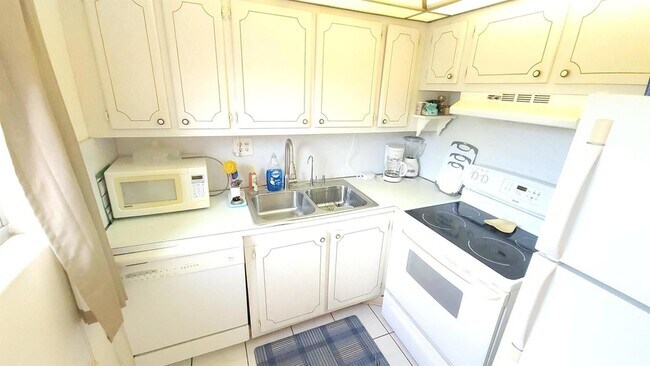 Building Photo - 147 Bedford F