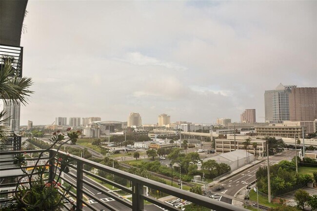 Building Photo - 1120 E Kennedy Blvd