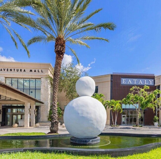 Building Photo - 20500 W Country Club Dr