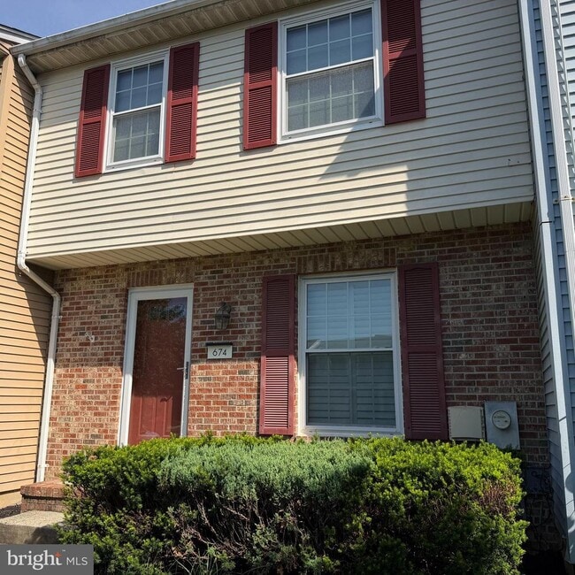 Building Photo - 674 Cog Ct