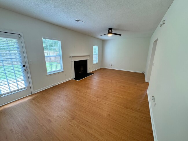 Building Photo - 6718 Pole Creek Dr