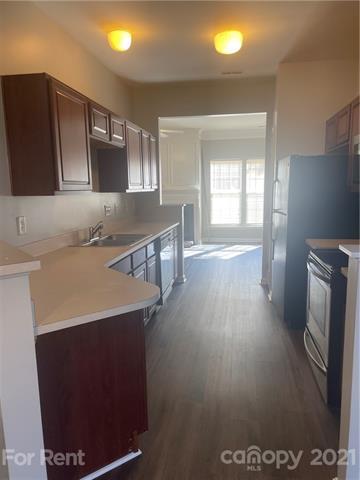 Building Photo - 1306 Stourbridge Lion Dr