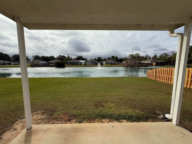 Building Photo - Three Bedroom Two Bath - Foley