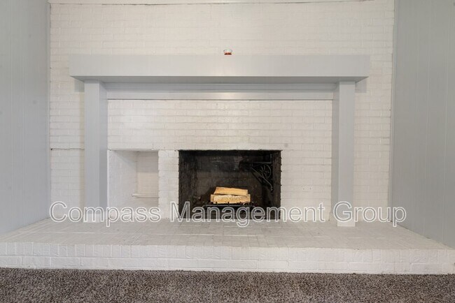 Building Photo - 321 Sarvis Dr