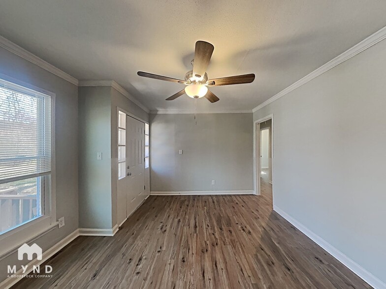 Building Photo - 6345 Oakview Ln