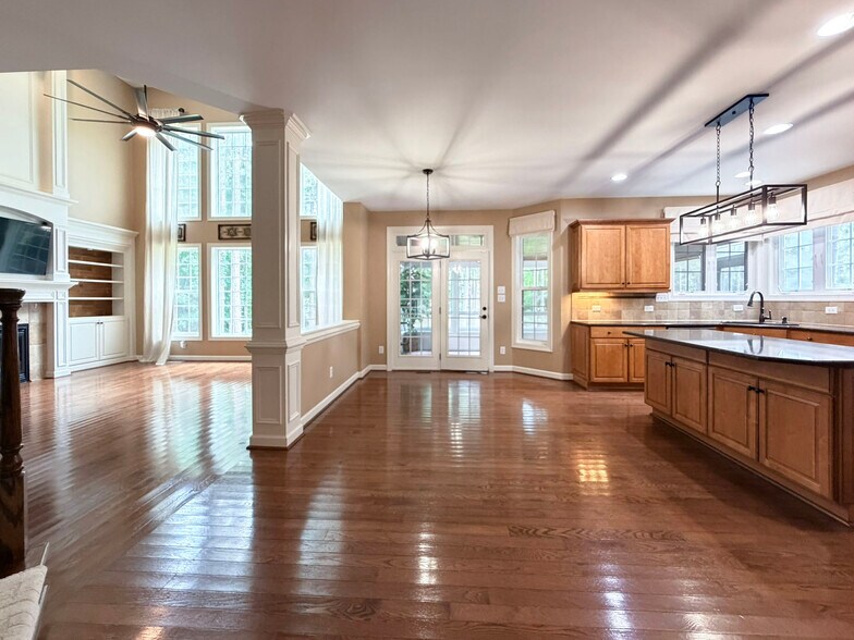Building Photo - 5604 Pine Rock Ct