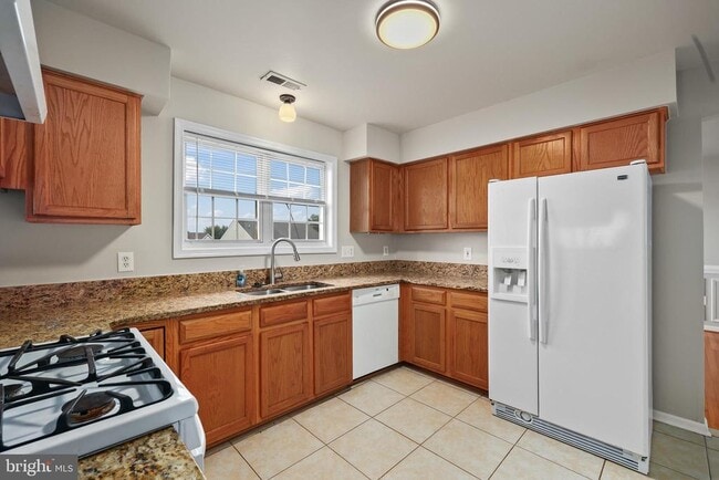 Building Photo - 16 Varone Dr