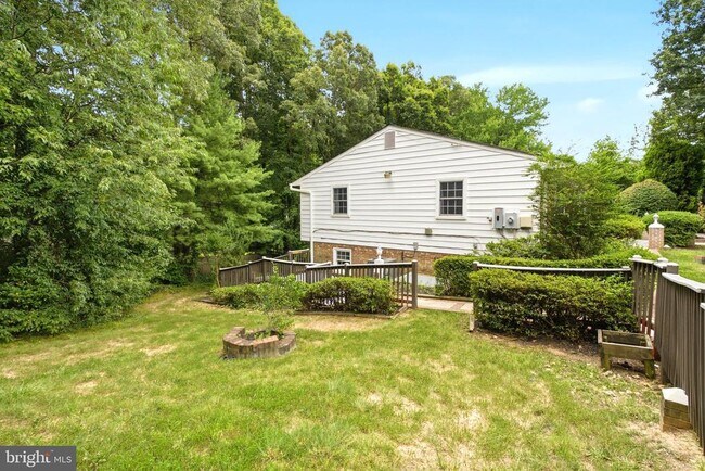 Building Photo - 4915 Powell Rd