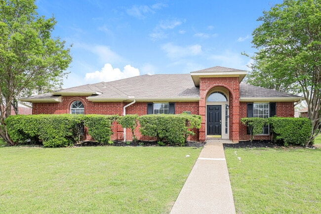 Building Photo - 2705 Pioneer Ln