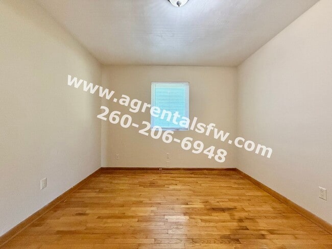 Building Photo - 3 bedroom House
