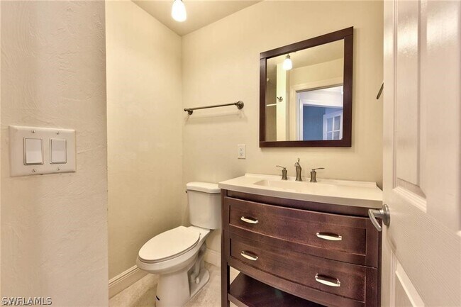 Building Photo - 671 98th Ave N