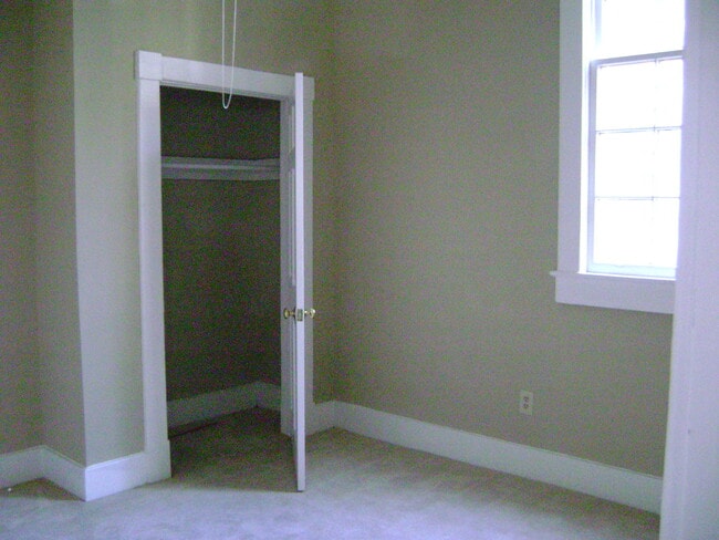 Building Photo - **APPLICATION PENDING!! DOWNTOWN/SCAD-NEAR...