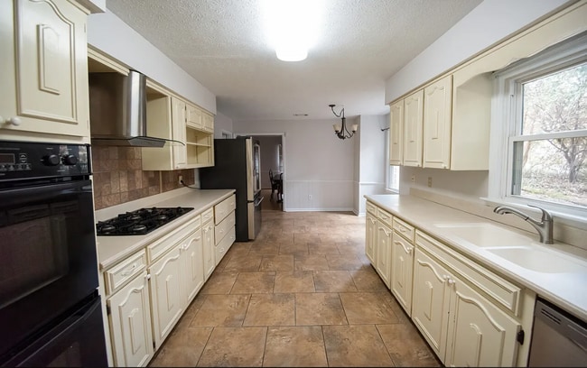 Building Photo - 3322 Shirehill Ln