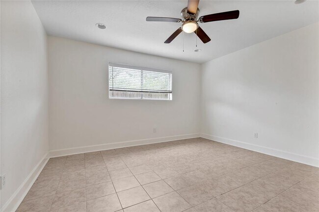 Building Photo - 16003 Birch Vale Dr