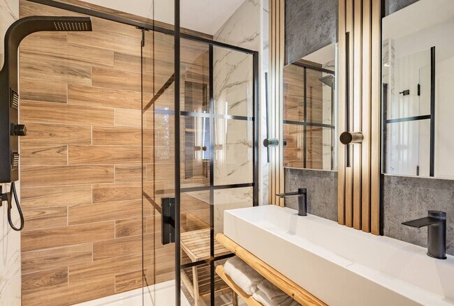 Building Photo - 91 Pantigo Rd