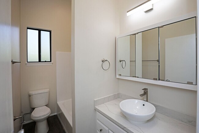 Building Photo - 2235 Calle Culebra