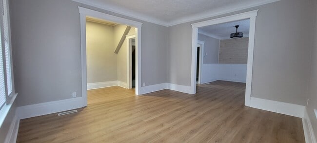 Building Photo - 68 E James St