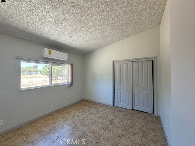 Building Photo - 16209 Juniper St