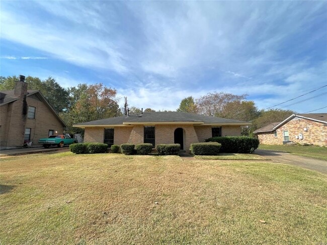 Building Photo - 561 Dunbarton Rd