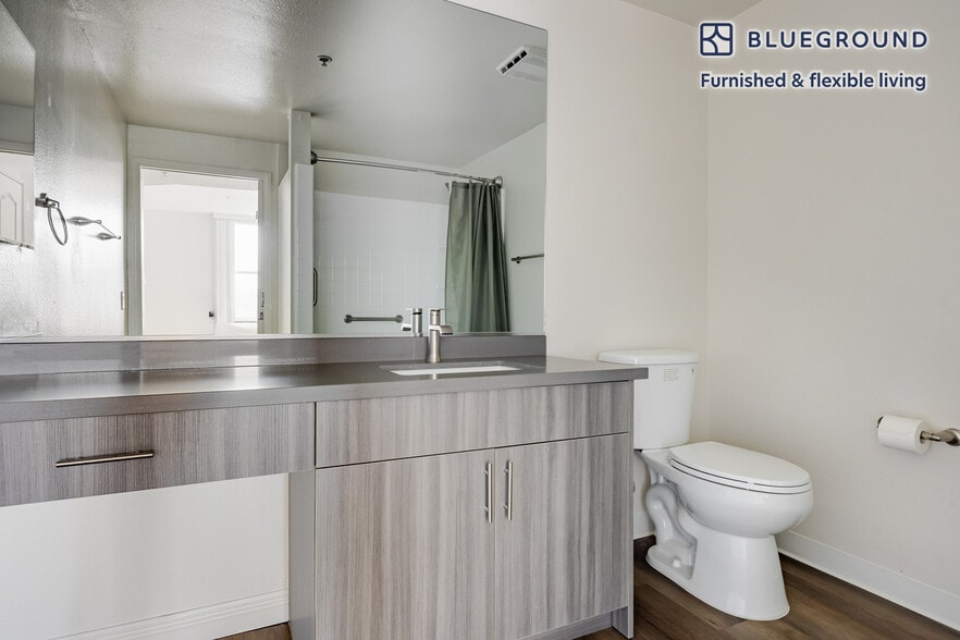 Building Photo - 13603 Marina Pointe Dr