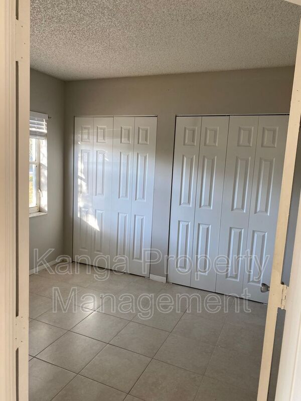 Building Photo - 11451 NW 35th St