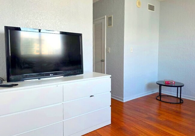 Building Photo - 19370 Collins Ave