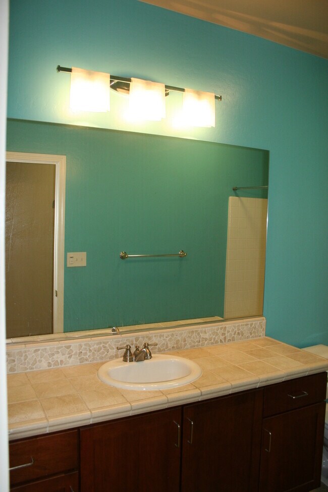 Building Photo - 12606 Willowdale Dr