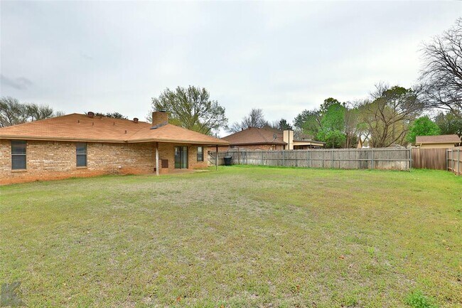 Building Photo - 5210 Meadowick Ln