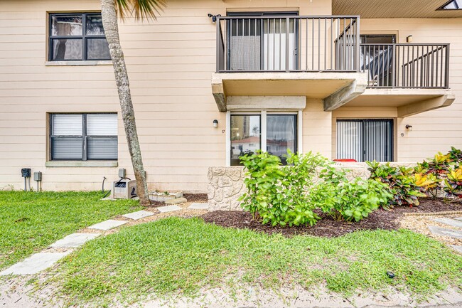 Building Photo - 2/2 Condo In Daytona Beach