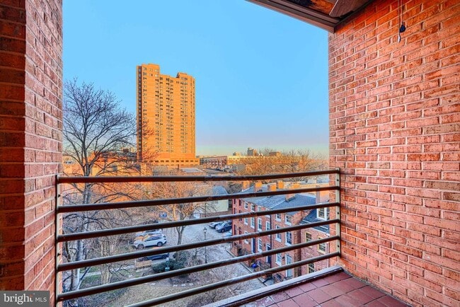 Building Photo - 123 W Barre St