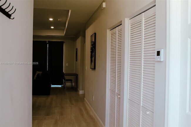 Building Photo - 622 Windermere Dr