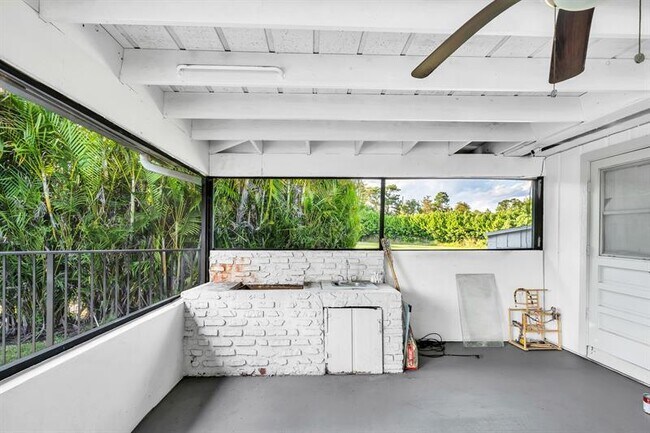 Building Photo - 10962 57th Pl S