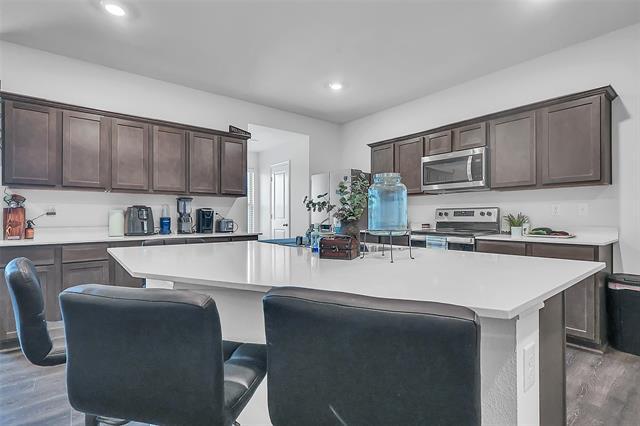 Building Photo - 1208 Community Way