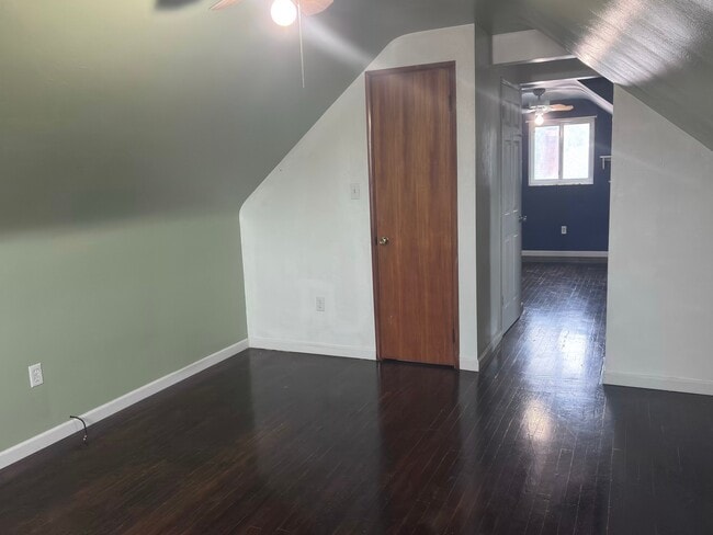 Building Photo - 211 Verdant St