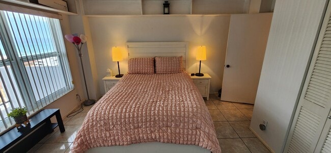 Building Photo - 405 N Ocean Blvd