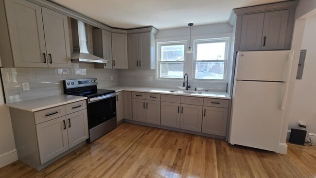 Building Photo - 234 High St