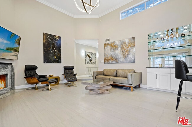 Building Photo - 10627 Ashton Ave