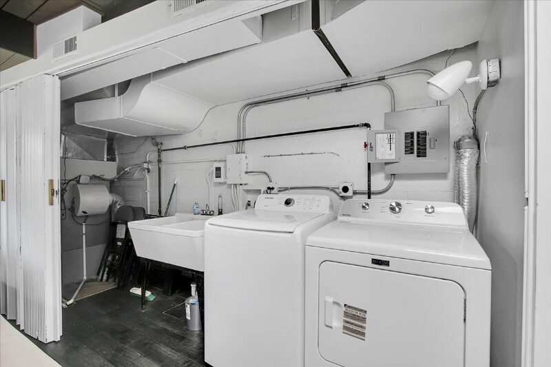 Building Photo - 1912 Old Briar Rd